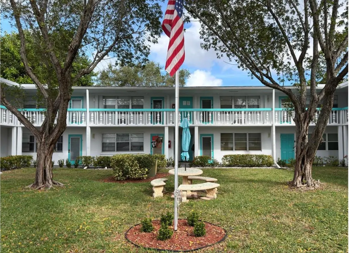 Photo 2 at 295 Newport T 295, Deerfield Beach