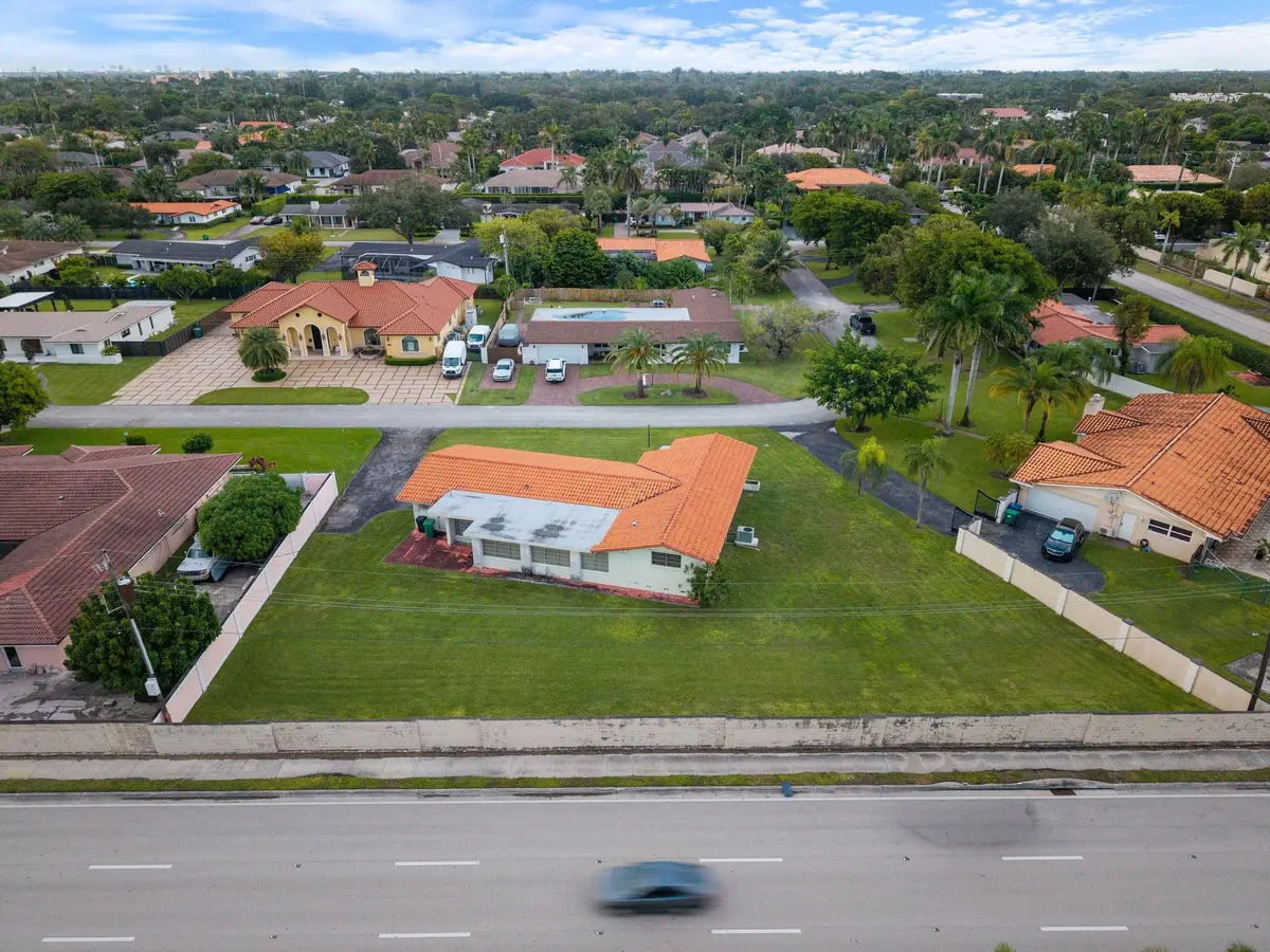 Photo 3 at 8230 SW 87th Terrace, Miami