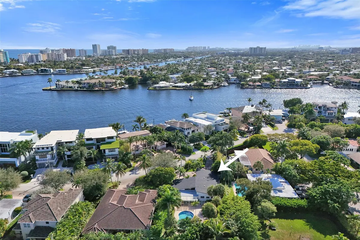 Photo 2 at 2525 SE 7th Drive, Pompano Beach