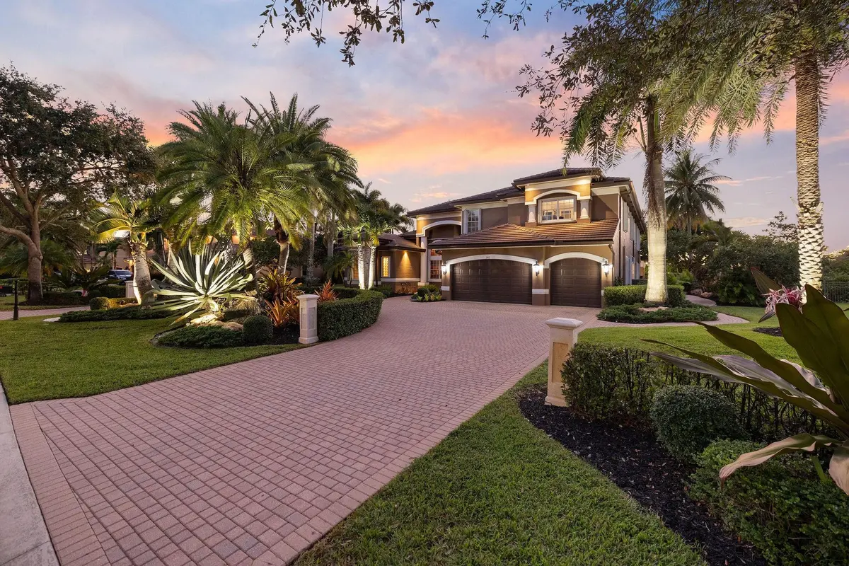 Photo 2 at 3413 Dovecote Meadow Lane, Davie