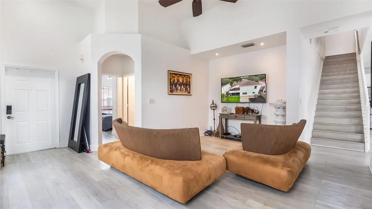 Photo 7 at 7479 NW 17th Drive, Pembroke Pines