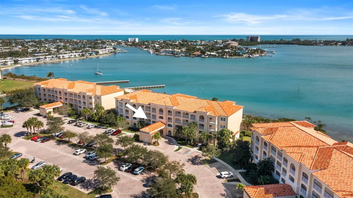 Photo 2 at 21 Harbour Isle Drive 203, Hutchinson Island
