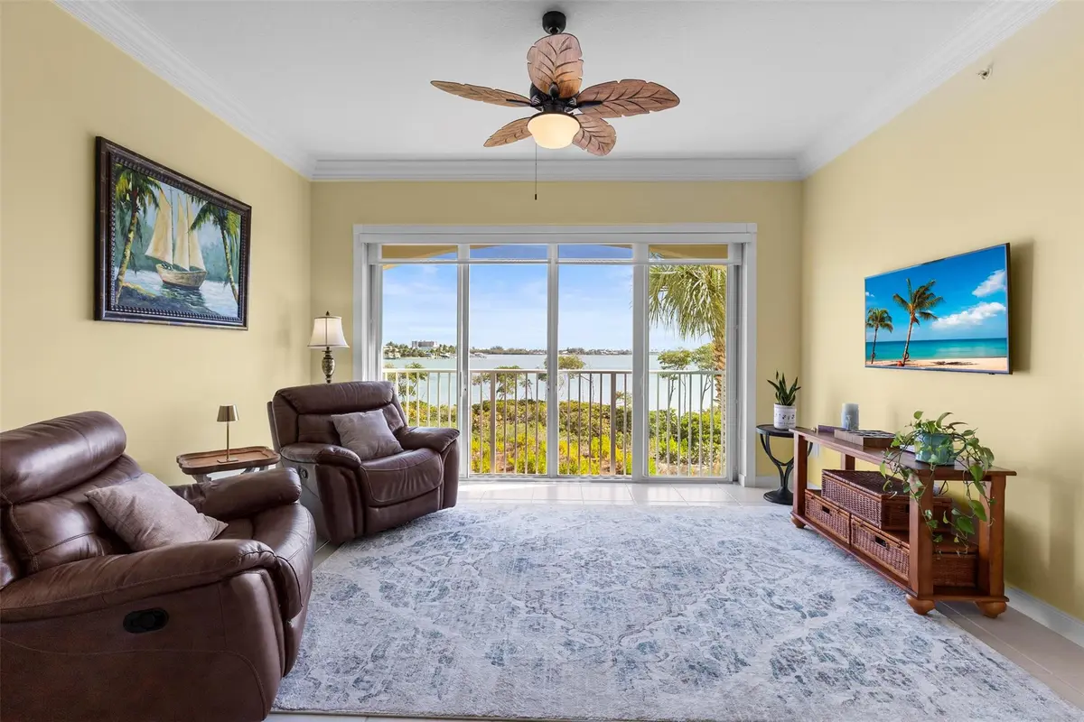 Photo 4 at 21 Harbour Isle Drive 203, Hutchinson Island