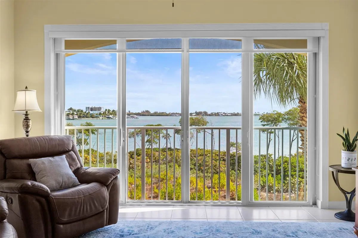 Photo 5 at 21 Harbour Isle Drive 203, Hutchinson Island