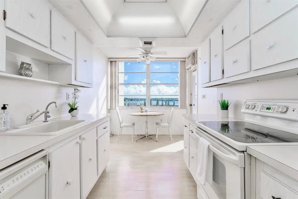 Photo 6 at 18031 Biscayne Boulevard 1104, Aventura
