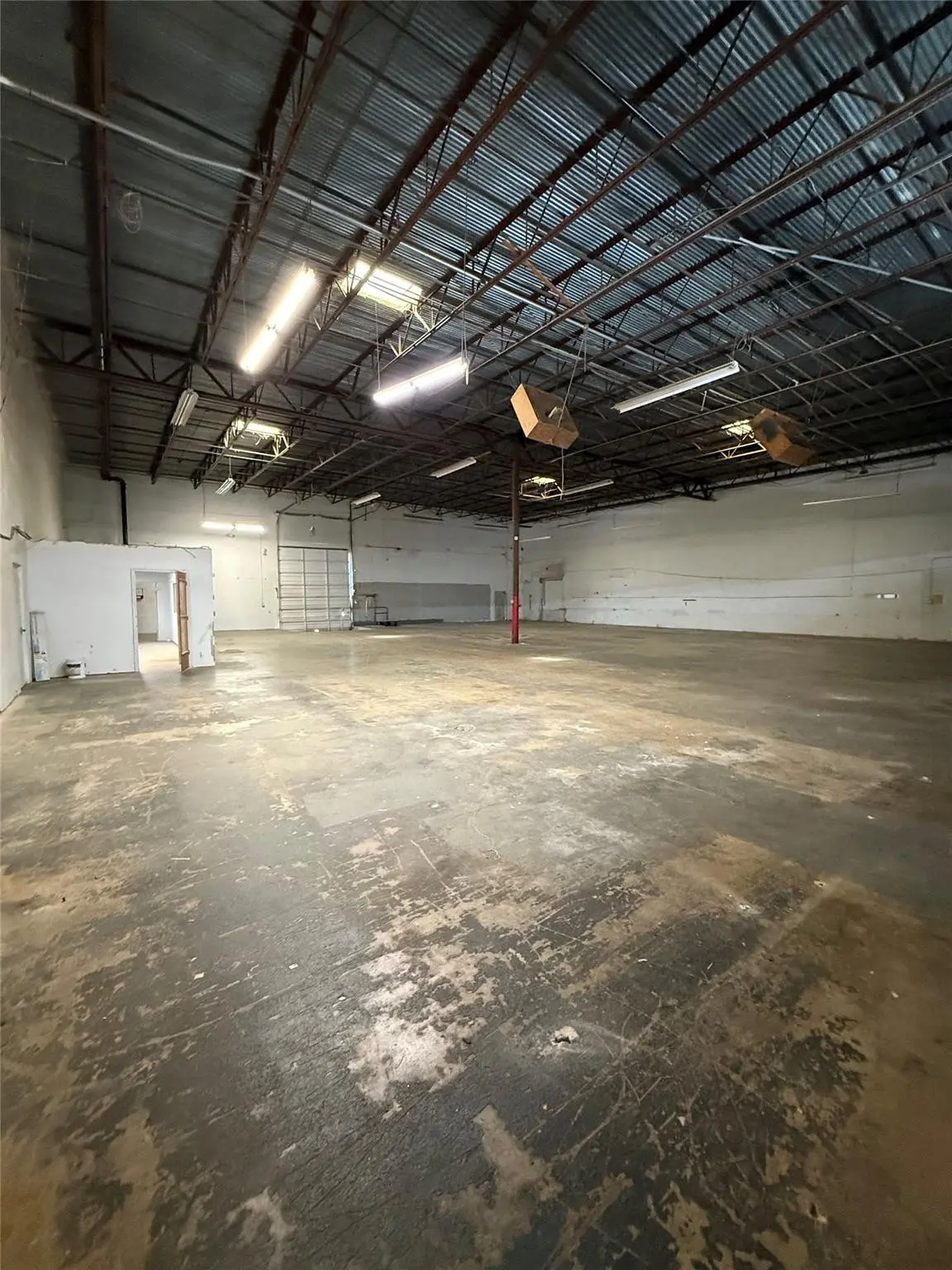 Photo 6 at 3600 NE 4th Avenue, Oakland Park