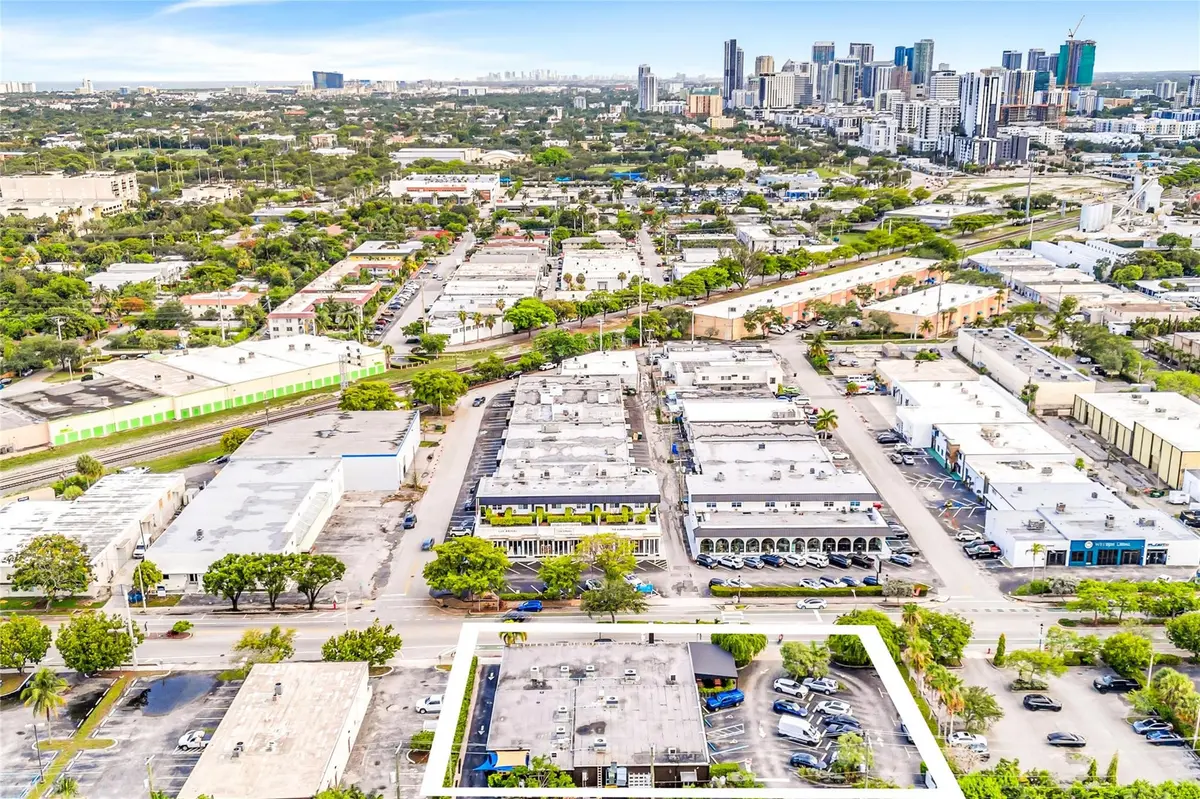 Photo 3 at 815 NE 13th Street, Fort Lauderdale