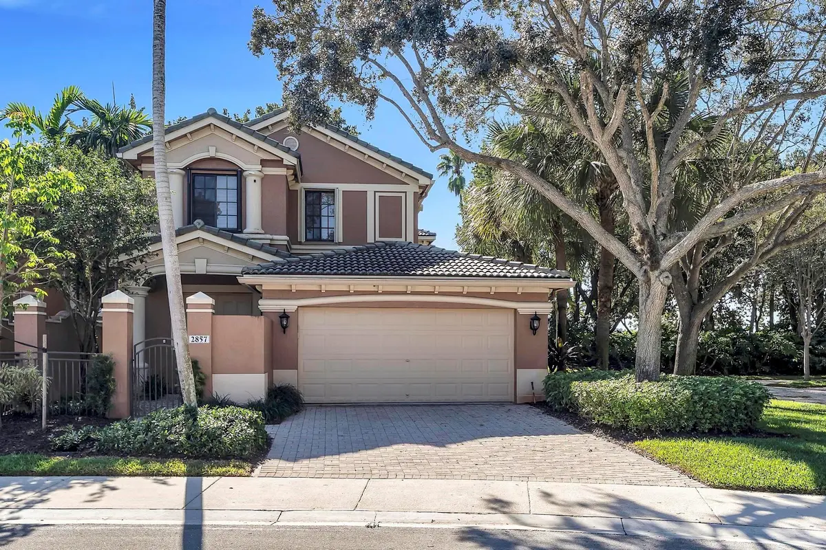 Photo 2 at 2857 Kinsington Circle 17-4, Weston