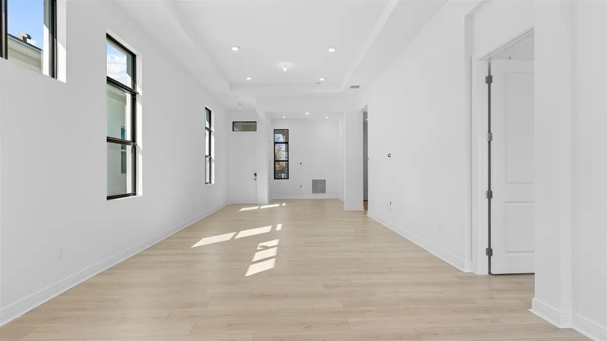 Photo 3 at 5072 Lido Key Lane, Westlake