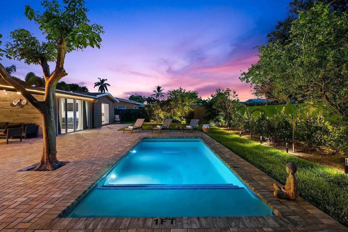 Photo 1 at 4311 NE 15th Avenue, Oakland Park