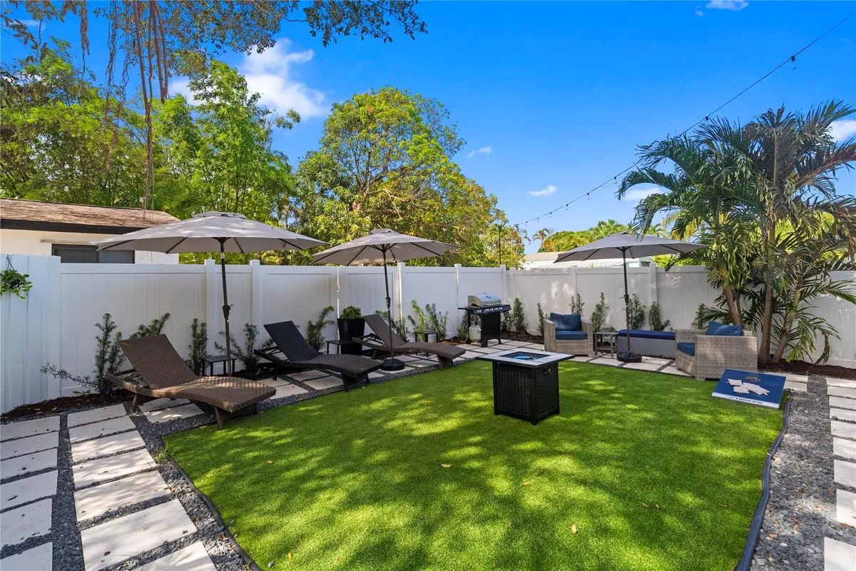 Photo 2 at 719 NE 36th Street, Oakland Park