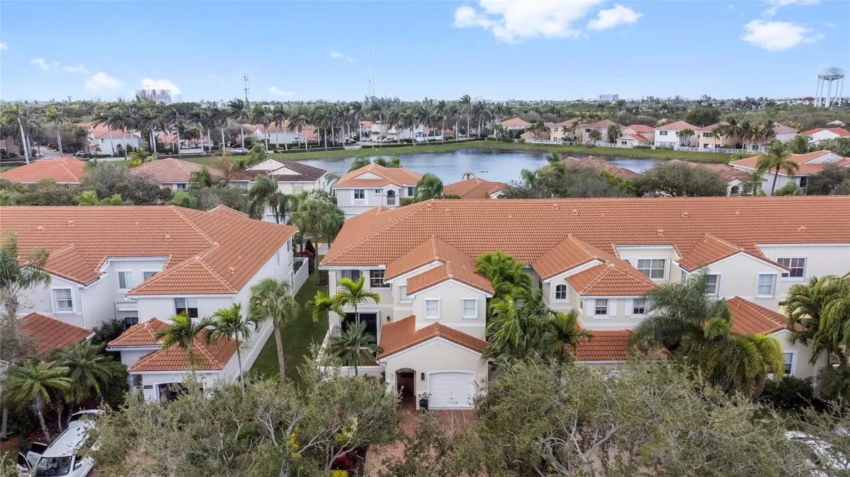 Photo 4 at 1554 Yellowheart Way 1554, Hollywood