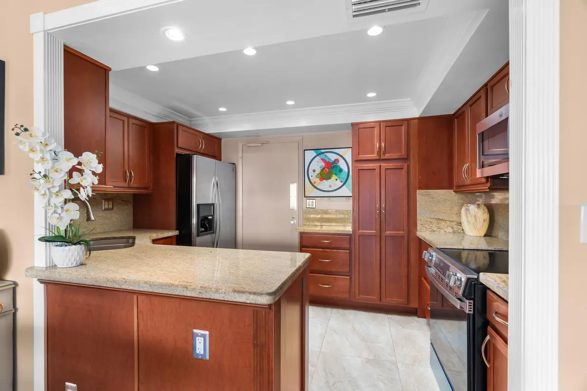 Photo 5 at 3333 NE 34th Street 1214, Fort Lauderdale