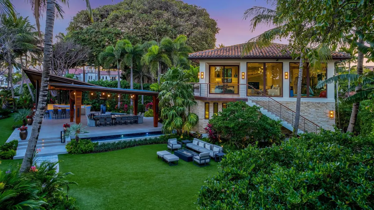 Photo 2 at 815 Idlewyld Drive, Fort Lauderdale