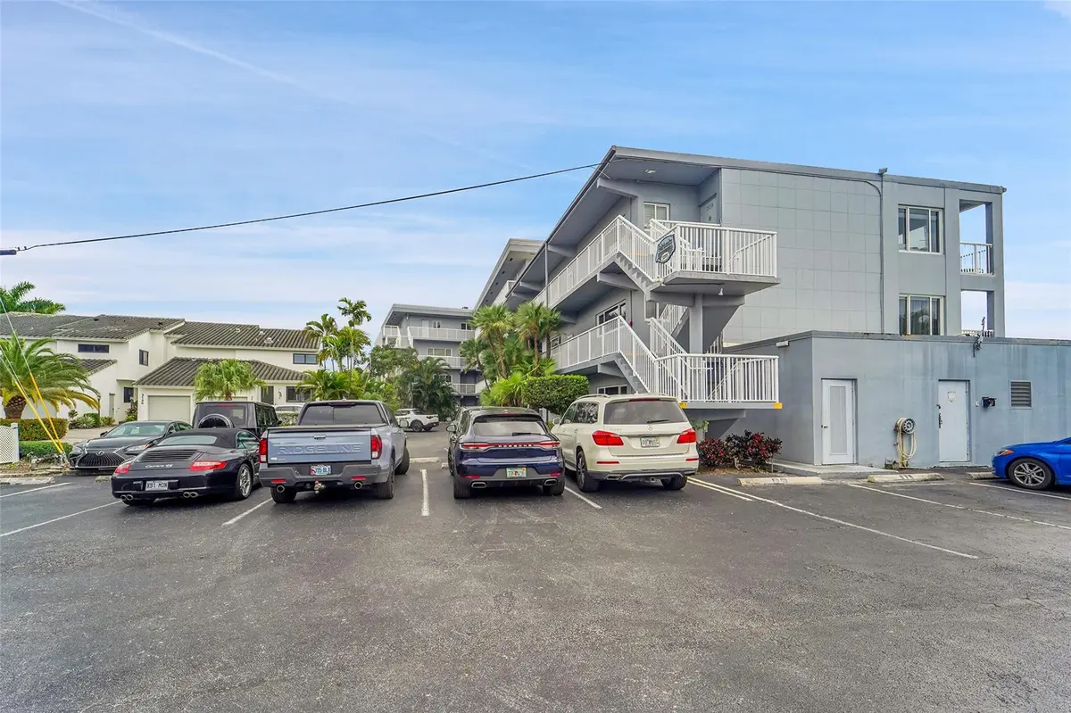 Photo 5 at 1201 S Riverside Drive 204, Pompano Beach