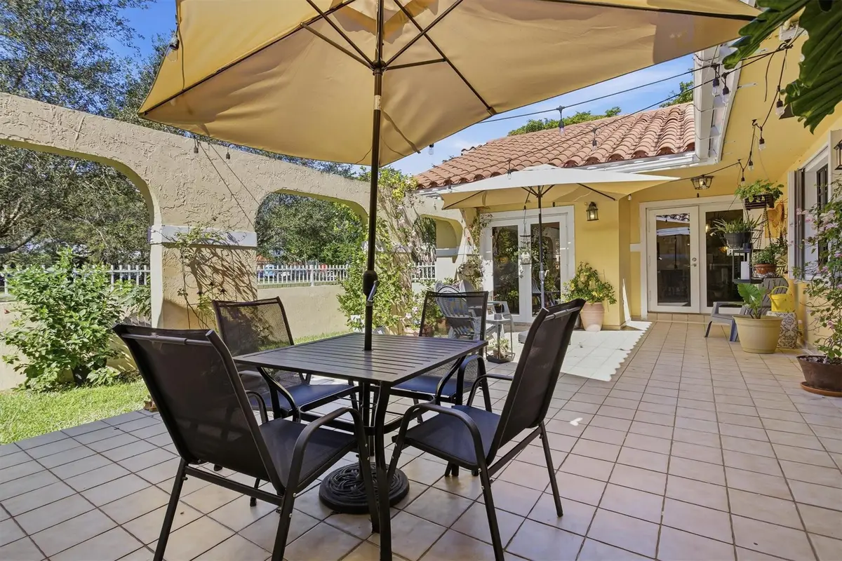 Photo 2 at 430 Sarto Avenue, Coral Gables