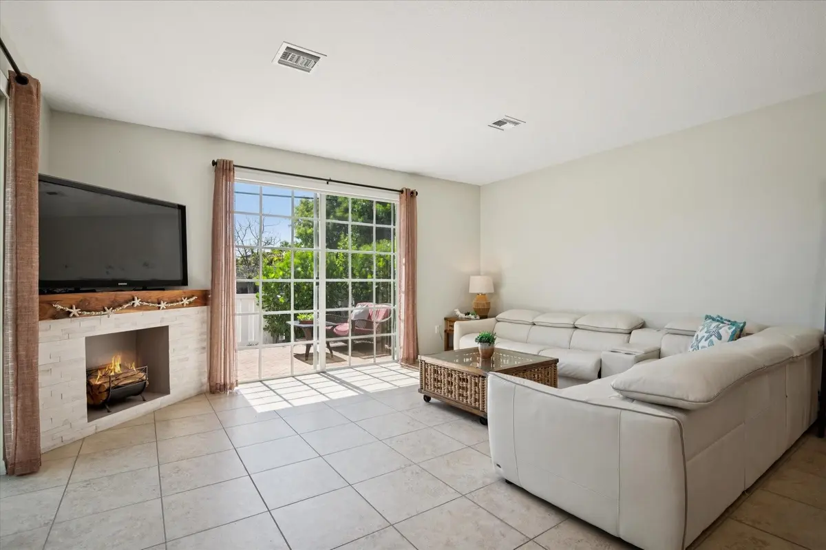 Photo 2 at 2325 SE 5th Street, Pompano Beach