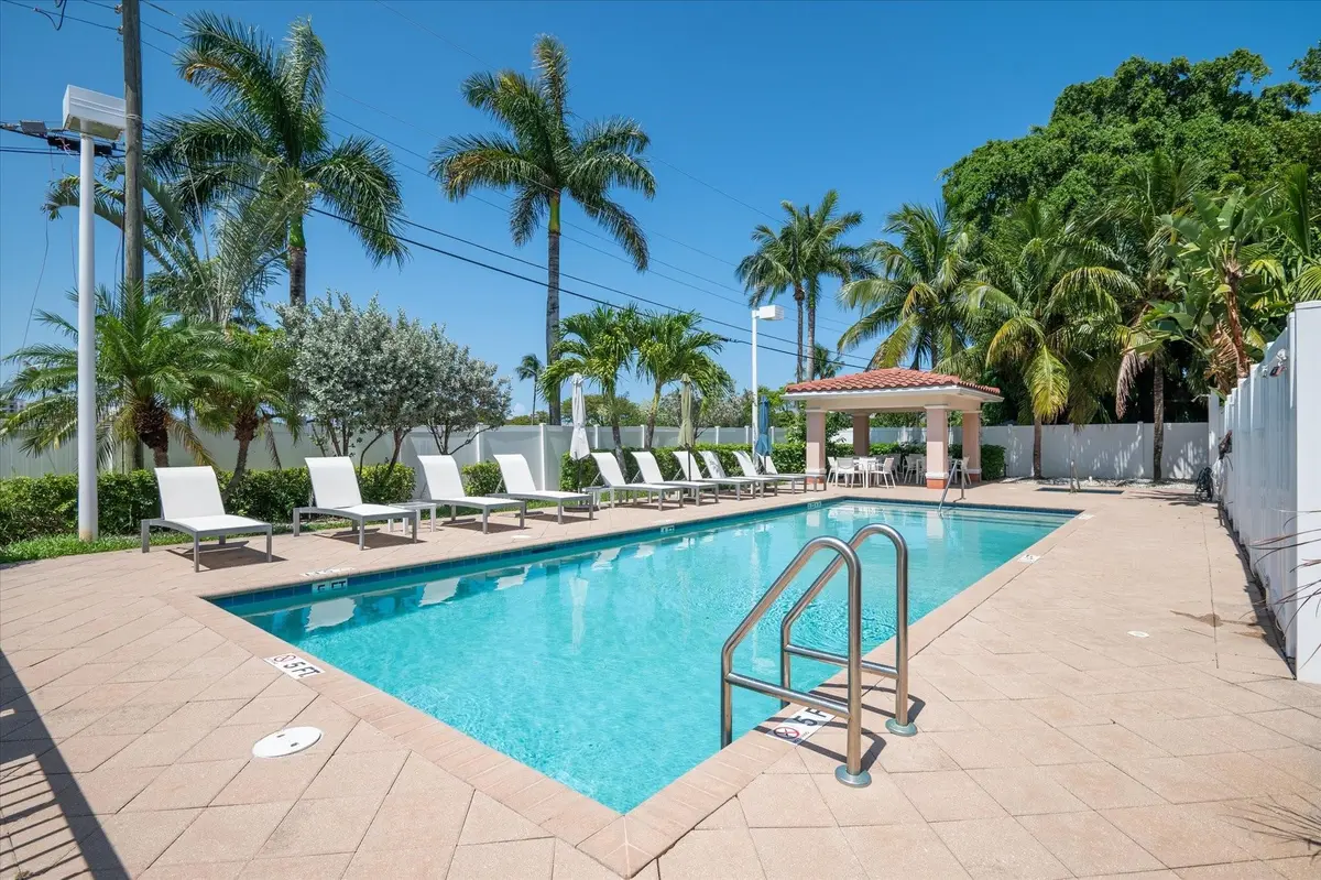 Photo 4 at 2325 SE 5th Street, Pompano Beach