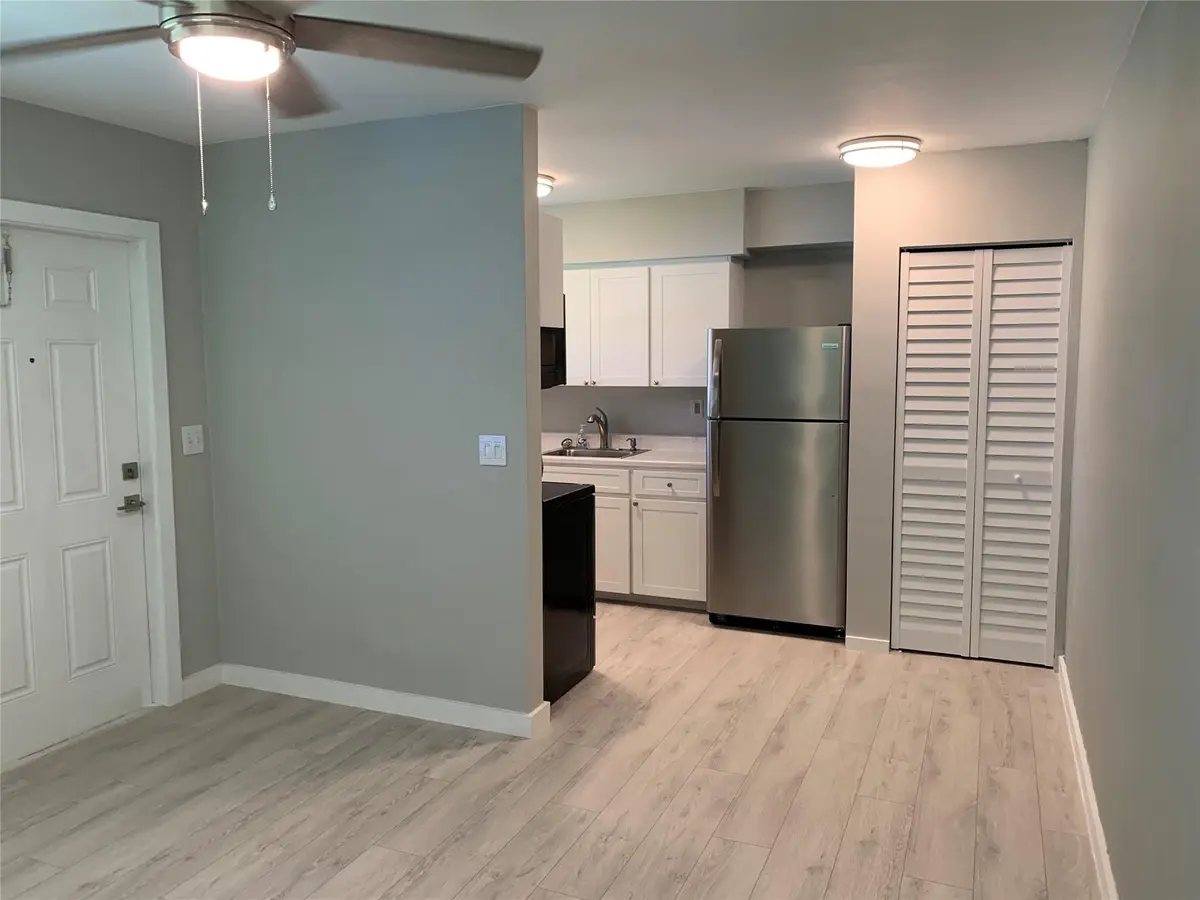 Photo 2 at 4385 NE 13th Avenue, Oakland Park