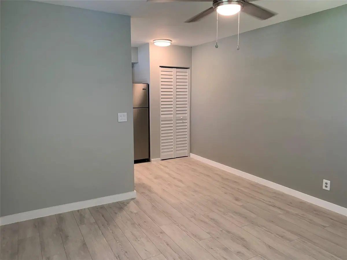Photo 4 at 4385 NE 13th Avenue, Oakland Park