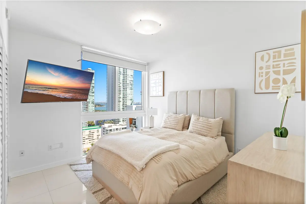 Photo 4 at 600 NE 27th Street 2301, Miami
