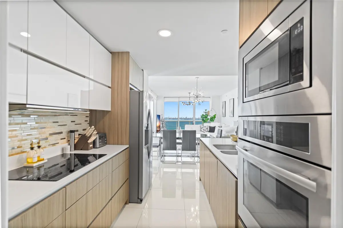 Photo 8 at 600 NE 27th Street 2301, Miami