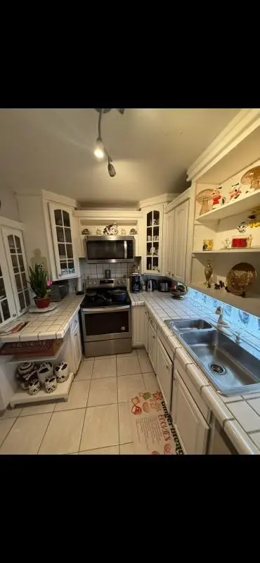 Photo 5 at 2610 Pierce Street, Hollywood