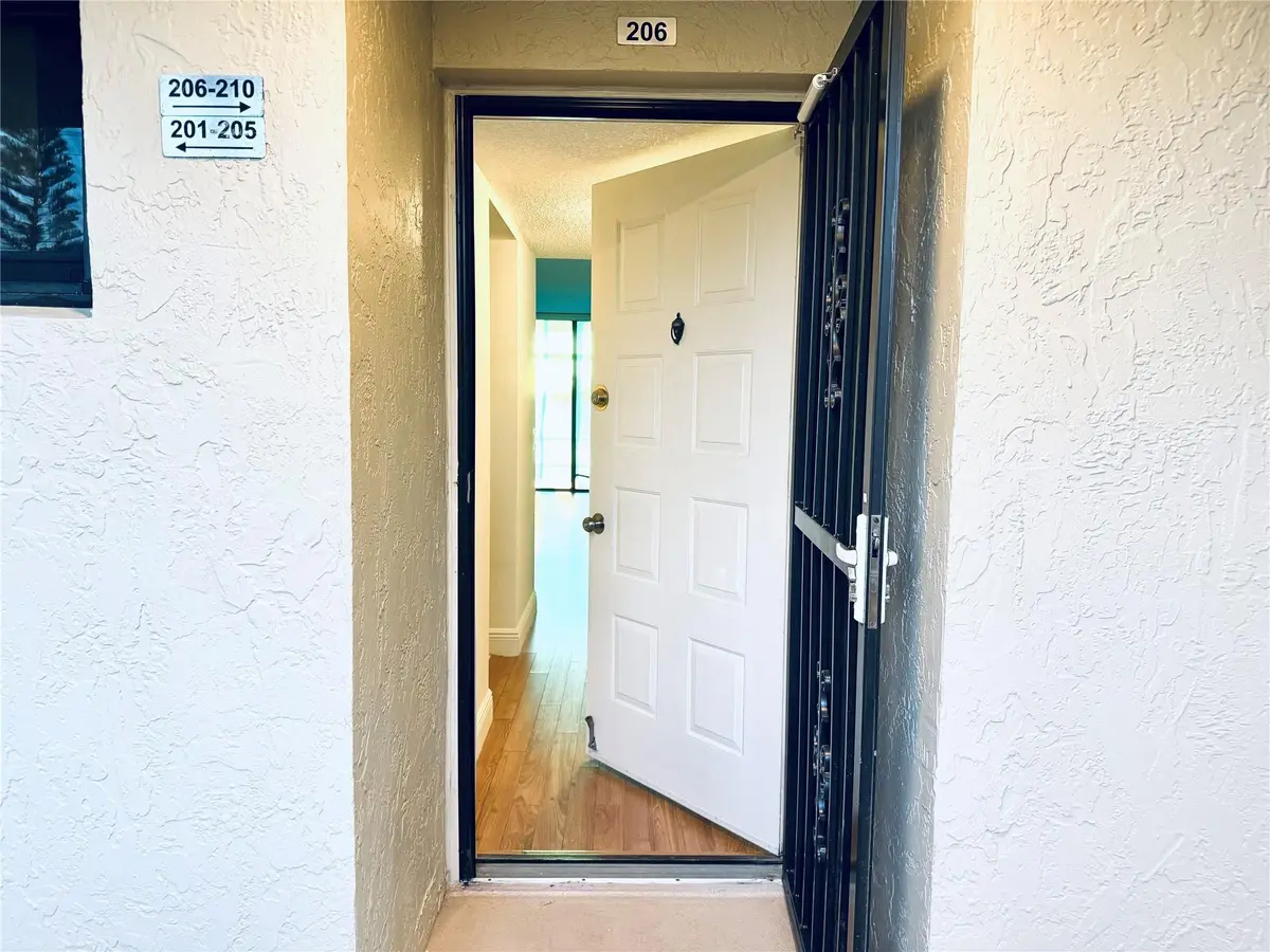 Entrance at 112 Lake Emerald 206, Oakland Park