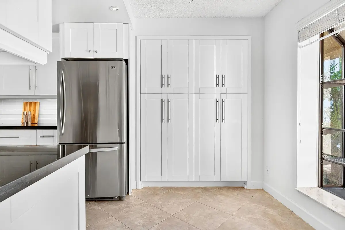 Built-in Pantry at 5021 Oak Hill Lane 115, Delray Beach