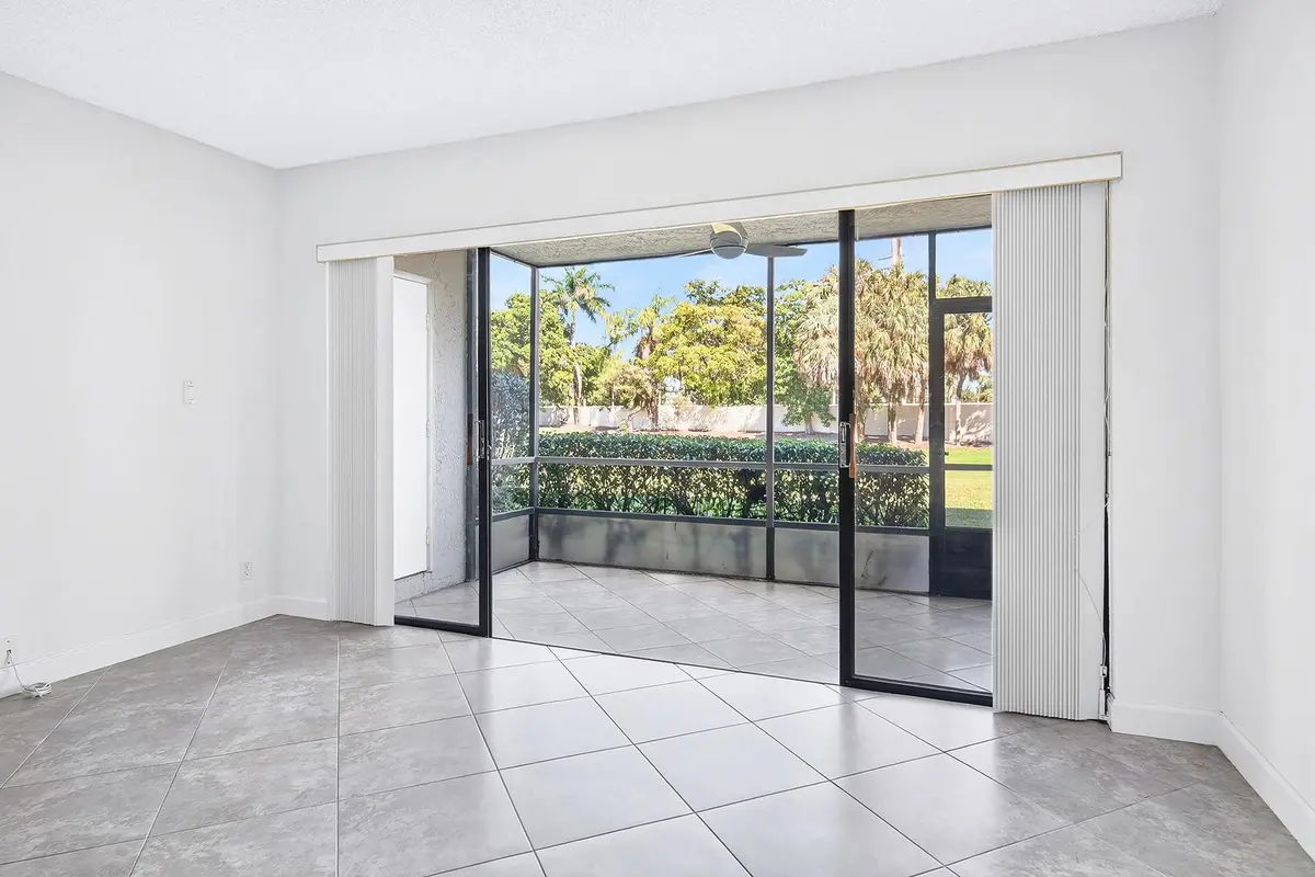 Photo 8 at 5021 Oak Hill Lane 115, Delray Beach