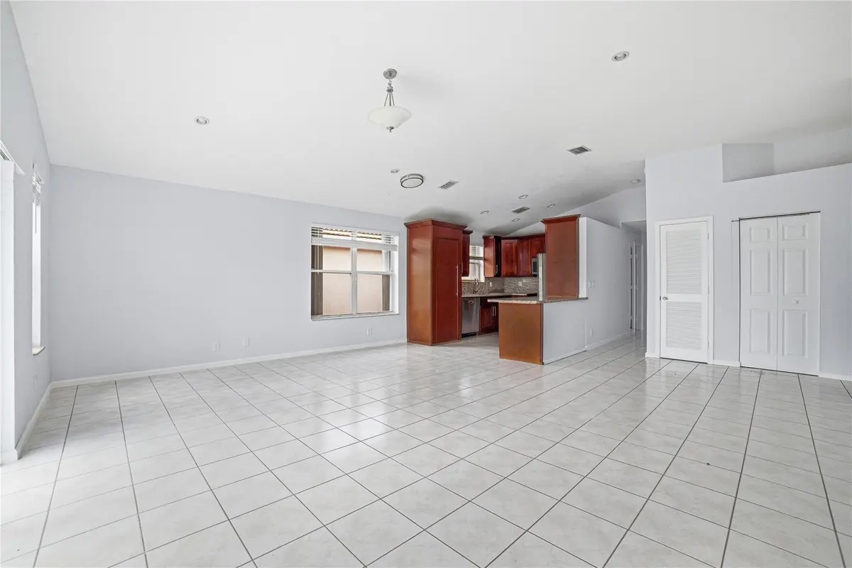 Photo 5 at 711 NW 182nd Way, Pembroke Pines