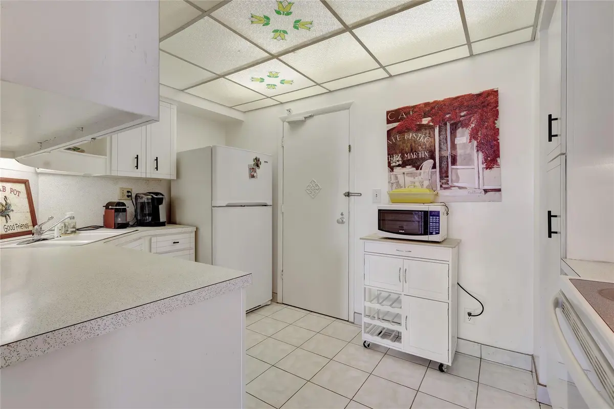 Photo 8 at 3333 NE 34th Street 1118, Fort Lauderdale
