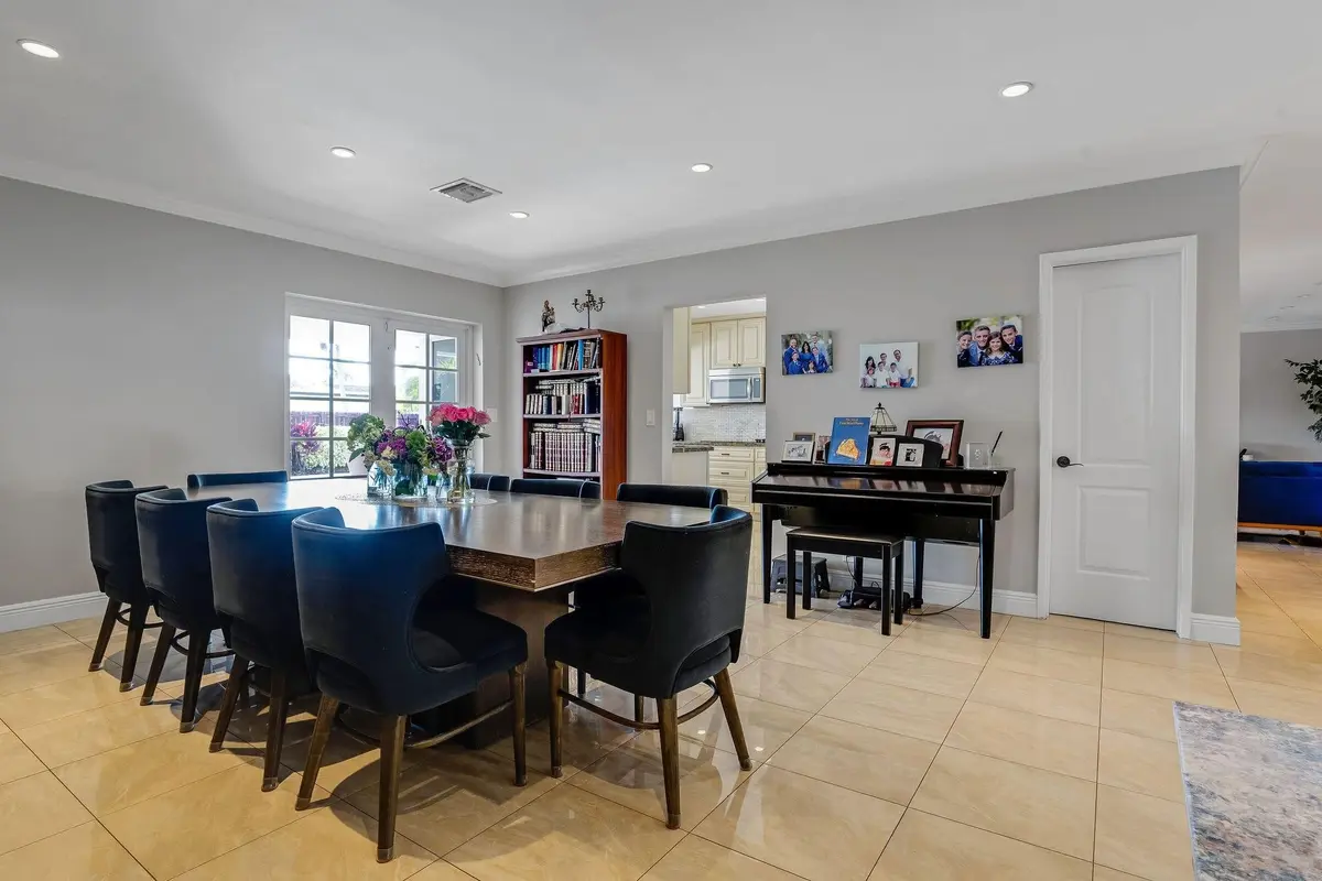 Photo 4 at 4000 N 36th Avenue, Hollywood