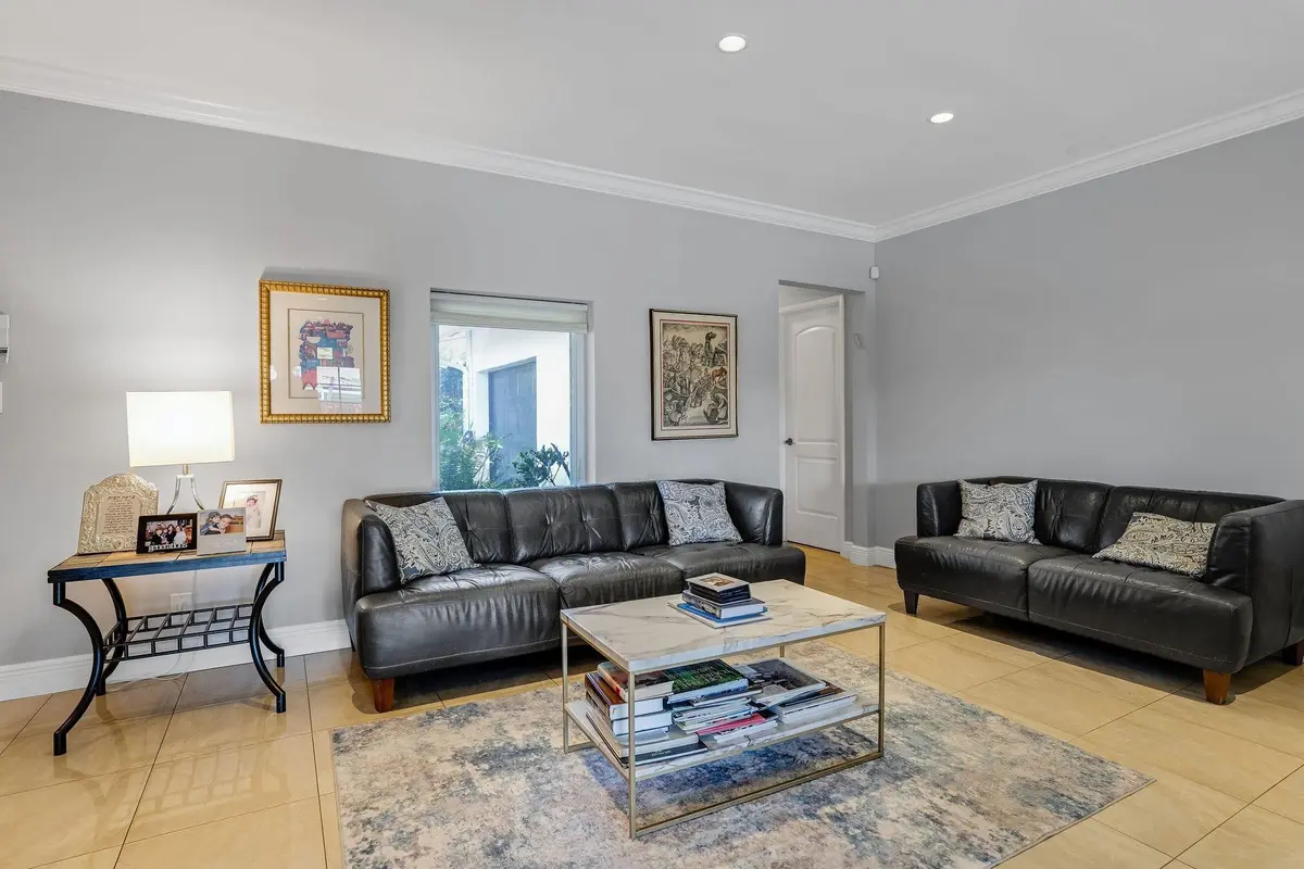 Photo 7 at 4000 N 36th Avenue, Hollywood