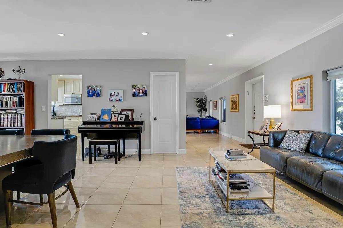 Photo 8 at 4000 N 36th Avenue, Hollywood