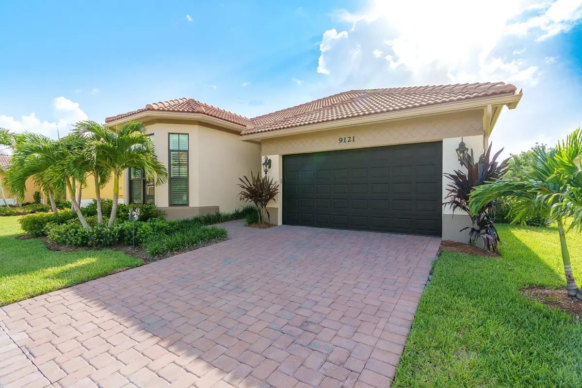 Photo 3 at 9121 Porto Way, Parkland