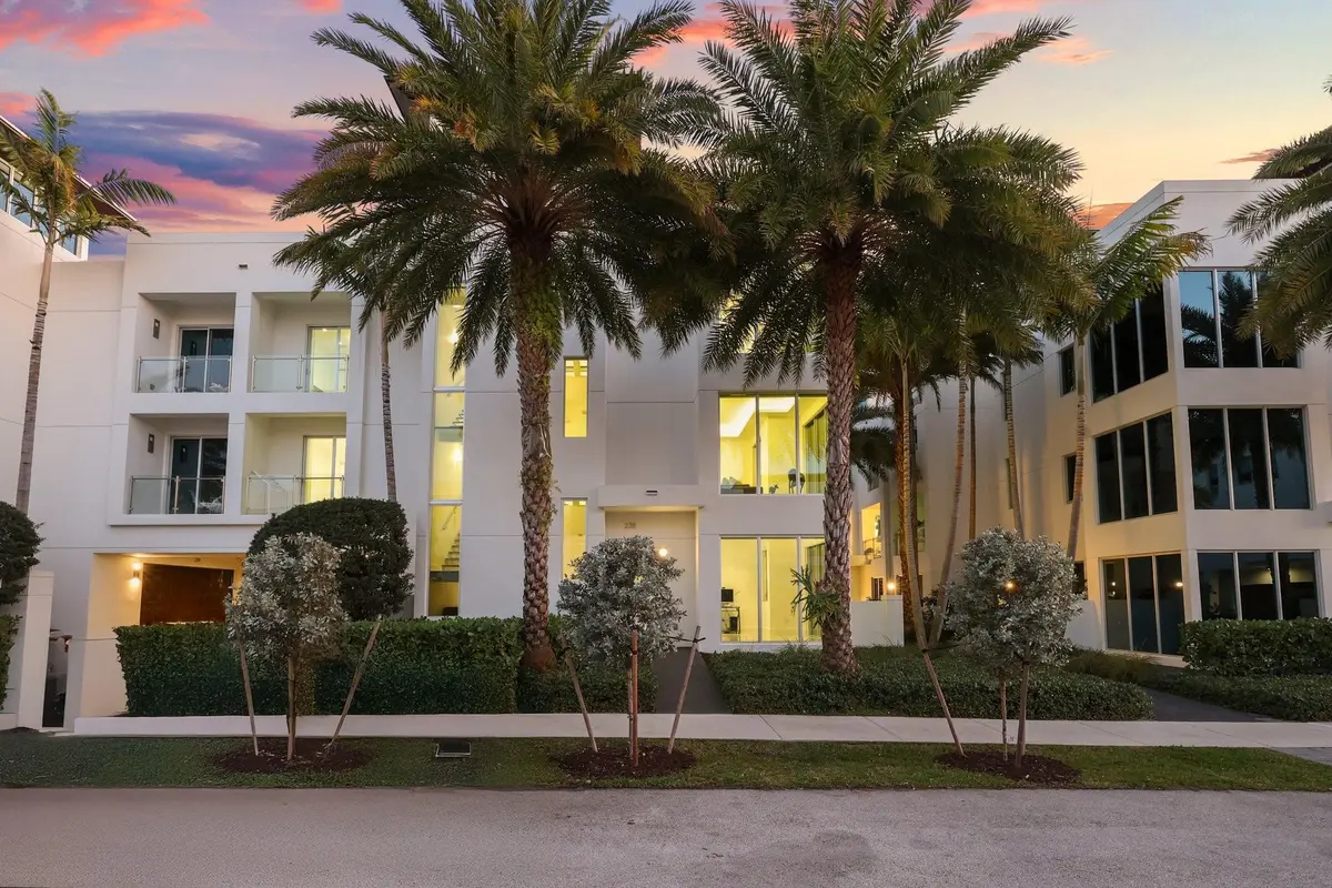 Photo 4 at 238 Shore Court, Lauderdale-By-The-Sea