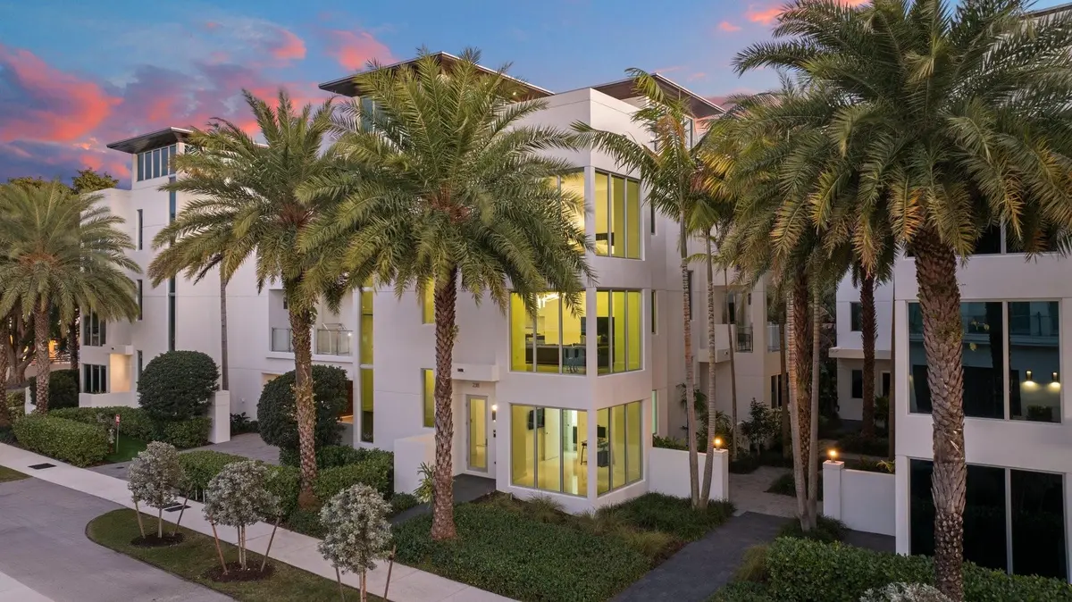 Photo 5 at 238 Shore Court, Lauderdale-By-The-Sea