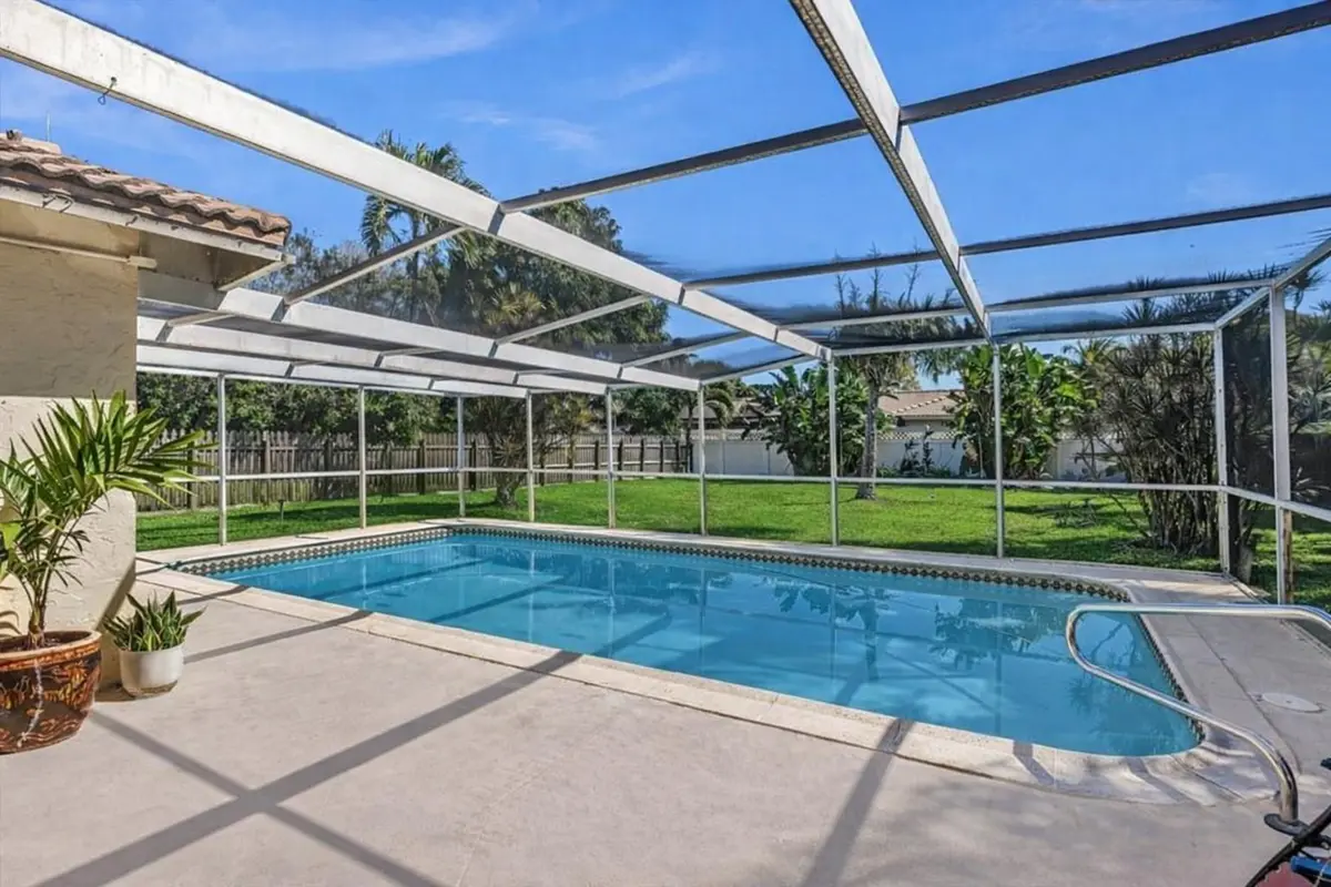 Photo 4 at 895 NW 87th Avenue, Coral Springs