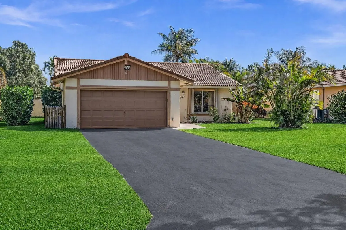 Photo 6 at 895 NW 87th Avenue, Coral Springs