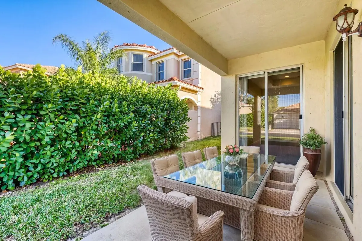Virtually Staged at 10566 Galleria Street, Wellington
