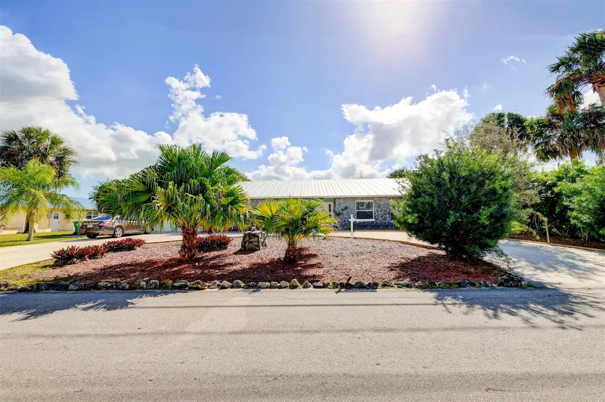 Photo 2 at 322 S Naranja Avenue, Port St. Lucie