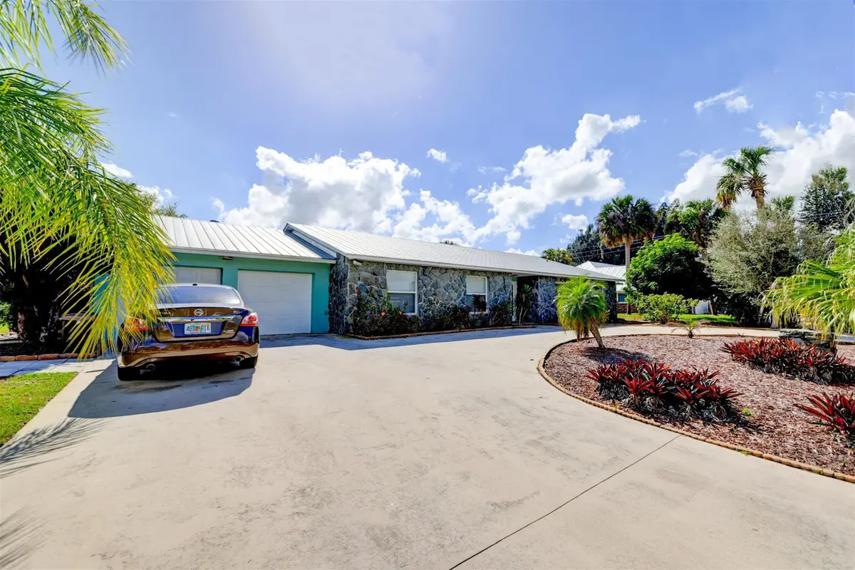 Photo 4 at 322 S Naranja Avenue, Port St. Lucie