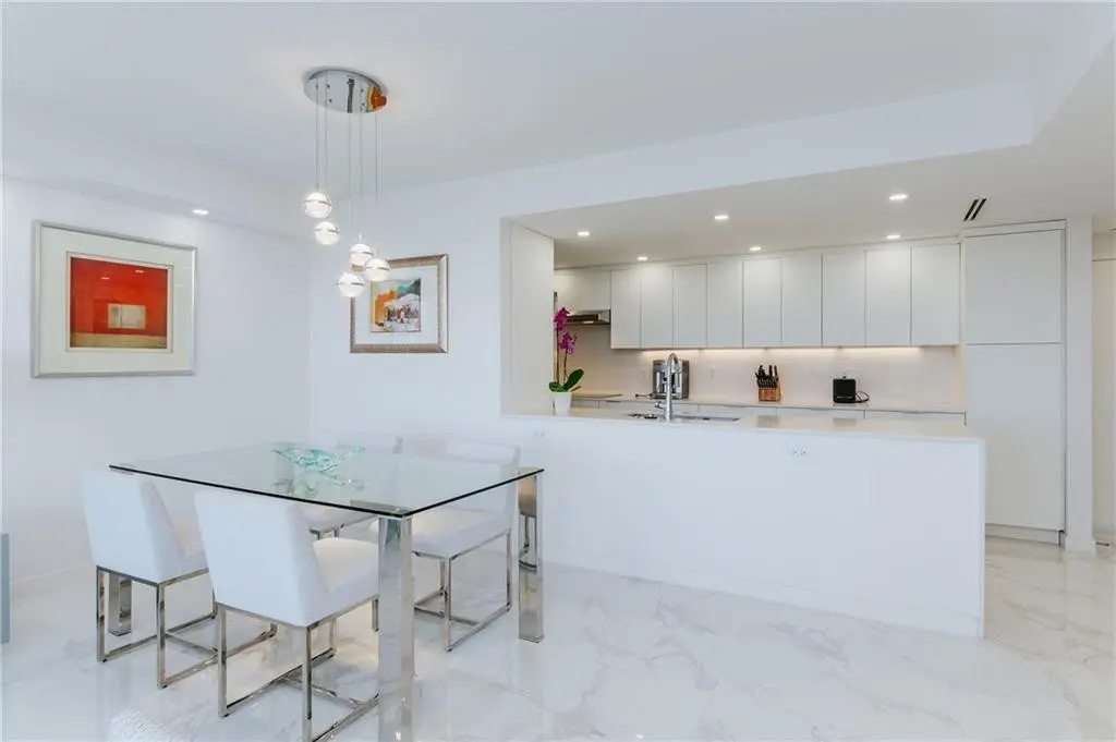 Roomy dining area just off kitchen at 3200 NE 36th Street 1005, Fort Lauderdale