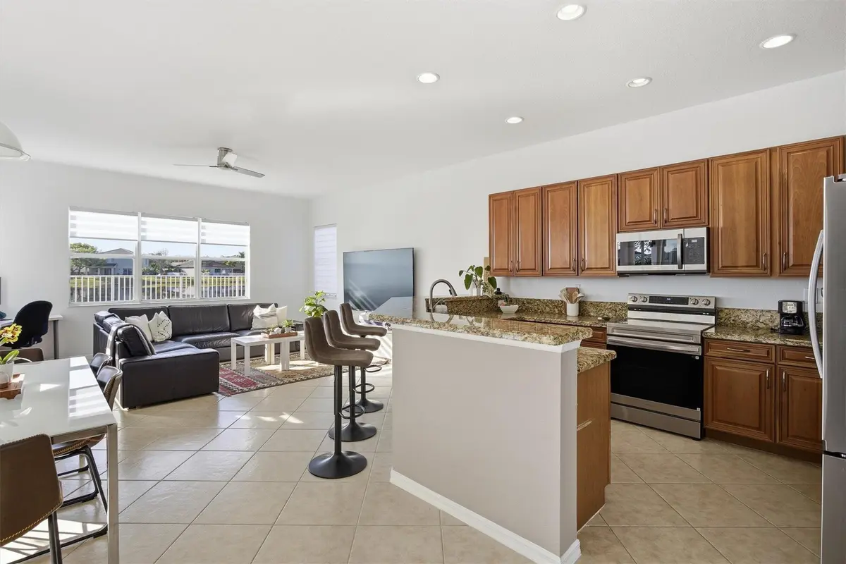 Photo 7 at 19430 Stonebrook Street, Weston