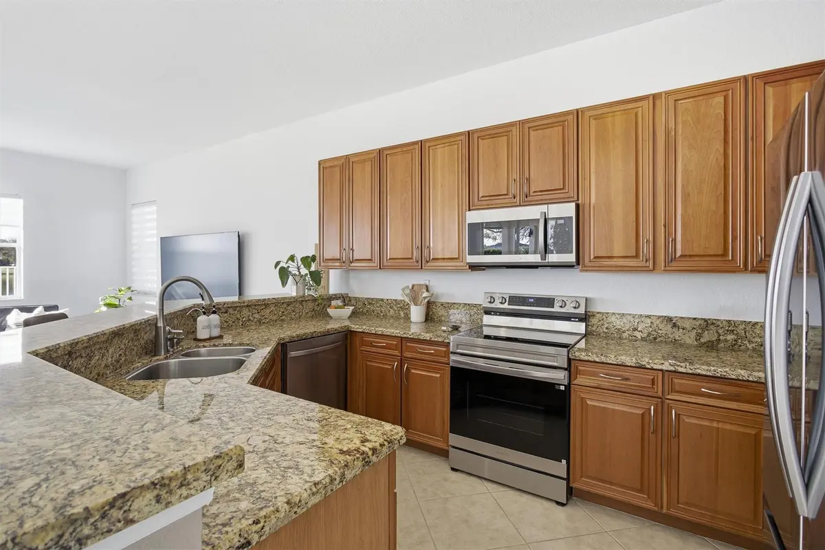Photo 8 at 19430 Stonebrook Street, Weston