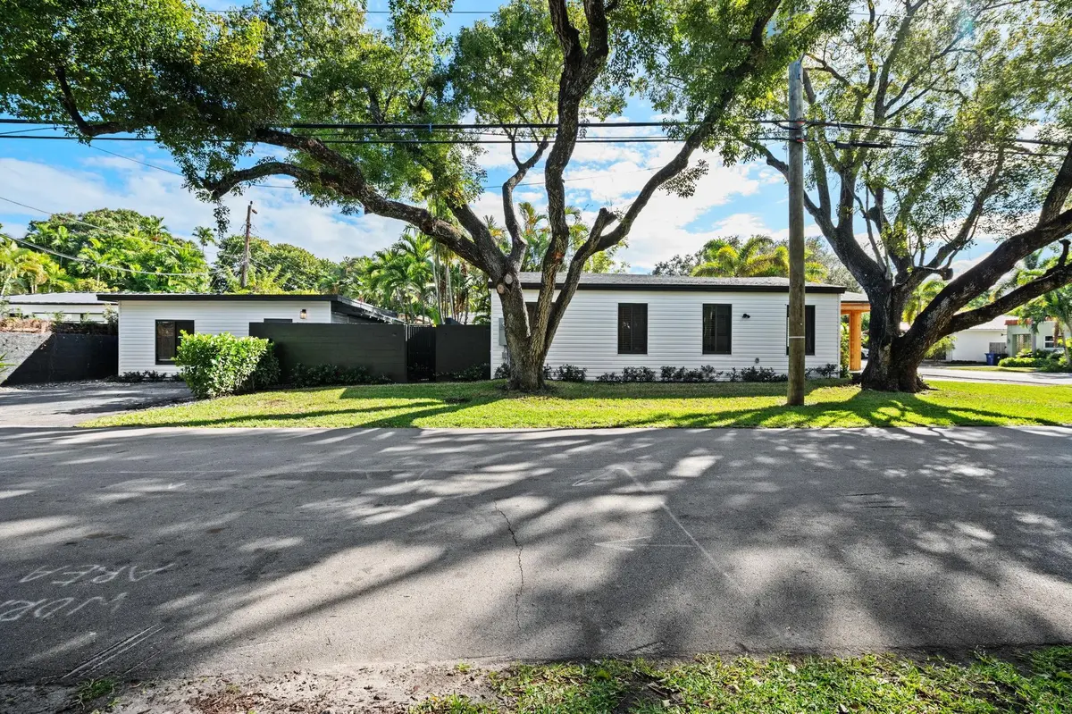 Photo 3 at 648 NE 16th Terrace, Fort Lauderdale