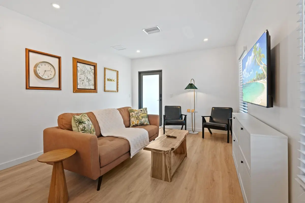 Photo 4 at 648 NE 16th Terrace, Fort Lauderdale