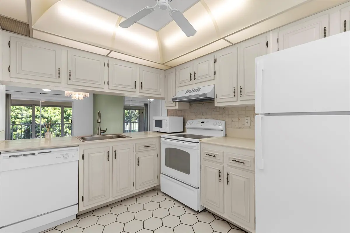 Photo 4 at 2701 Nassau Bend D2, Coconut Creek