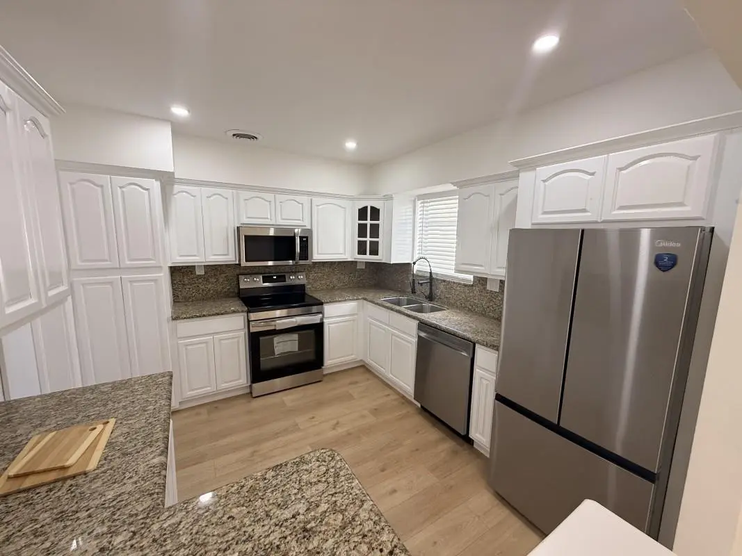 Photo 7 at 607 N Golf Drive, Hollywood